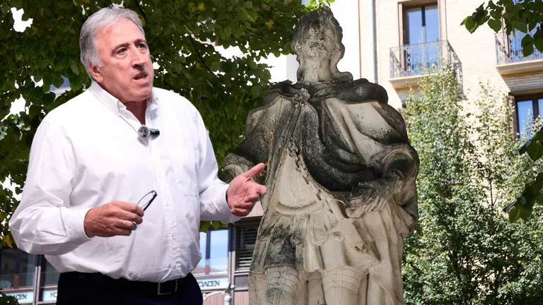 Estatuas en el paseo Sarasate de Pamplona. IÑIGO ALZUGARAY