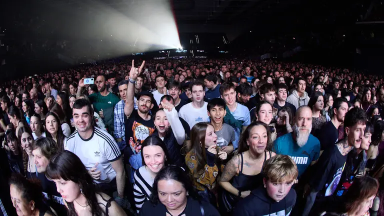 Concierto de Fito & Fitipaldis en el pabellón Navarra Arena dentro de su gira Aullidos Tour que sirve de presentación de su nuevo disco El monte de los aullidos. IÑIGO ALZUGARAY