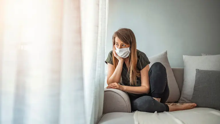 Una mujer con mascarilla. CEDIDA