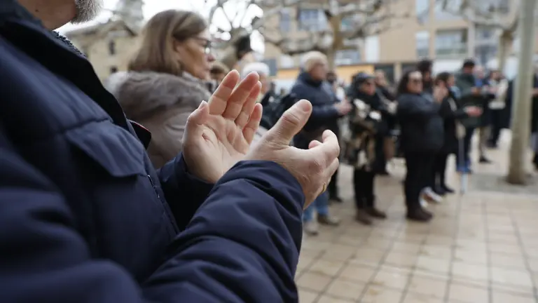 Concentraci&oacute;n de condena por el asesinato del hombre en La Rioja.  JPEG / EUROPA PRESS