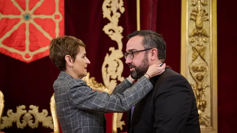 La Presidenta de Navarra, Mar&iacute;a Chivite preside el acto de posesi&oacute;n de Javier Rem&iacute;rez Apestegu&iacute;a, como nuevo vicepresidente primero, consejero de Presidencia e Igualdad, y portavoz del Gobierno y de Inmaculada Jur&iacute;o Macaya, como nueva consejera de Interior, Funci&oacute;n P&uacute;blica y Justicia. Sal&oacute;n del Trono del Palacio de Navarra. PABLO LASAOSA