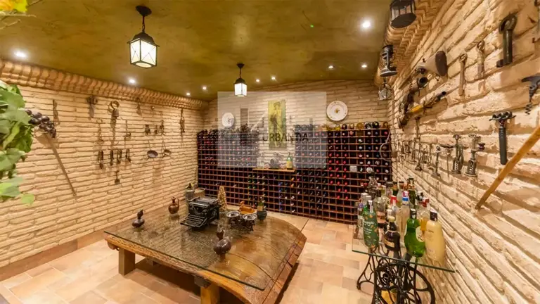 Casa en venta en Patern&aacute;in. URBANTIA / IDEALISTA