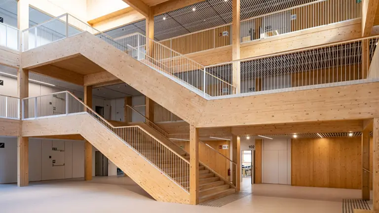 Imagen del interior del edificio de Ciencias de la Salud de la UPNA. UNIVERSIDAD P&Uacute;BLICA DE NAVARRA