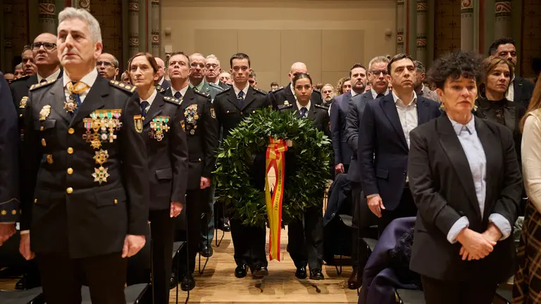 La Polic&iacute;a Nacional conmemora su 202 aniversario con un acto que homenajea a sus jubilados. PABLO LASAOSA