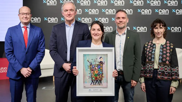 Geiser Pharma, empresa ganadora XVII Premio Azul de Mutua Navarra, con el jurado. MUTUA NAVARRA