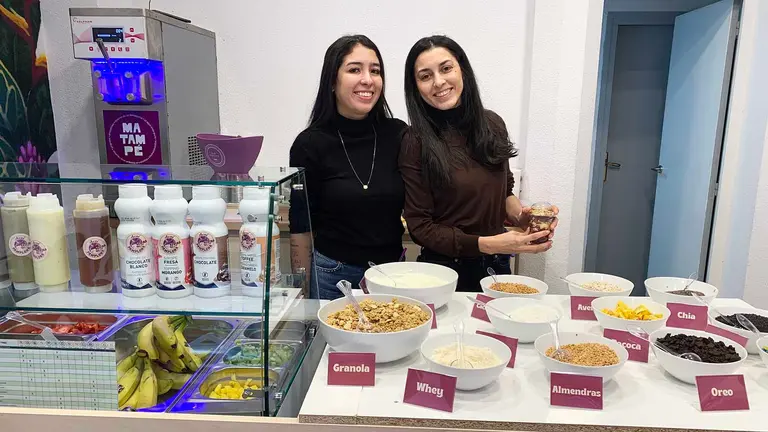 Carol Barioni y Ray Lima en su tienda situada en la avenida de Pio XII 17 trasera en Pamplona. Navarra.com
