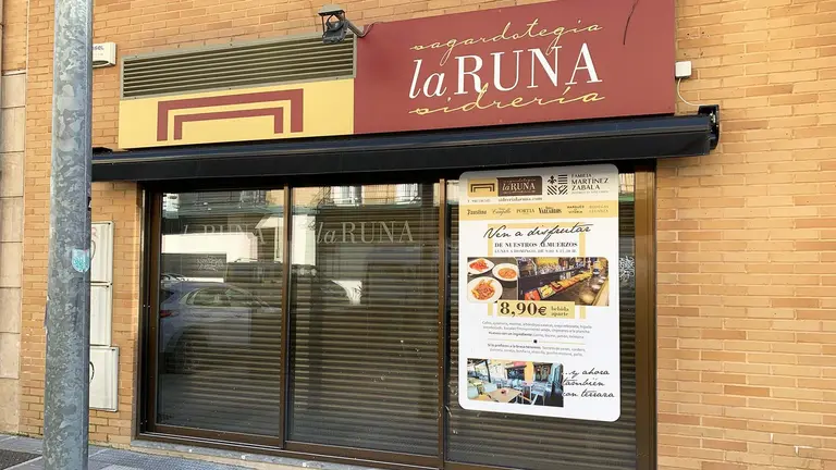 La sidrer&iacute;a La Runa est&aacute; en la calle Errotazar 26 en el barrio pamplon&eacute;s de la Rochapea. Navarra.com
