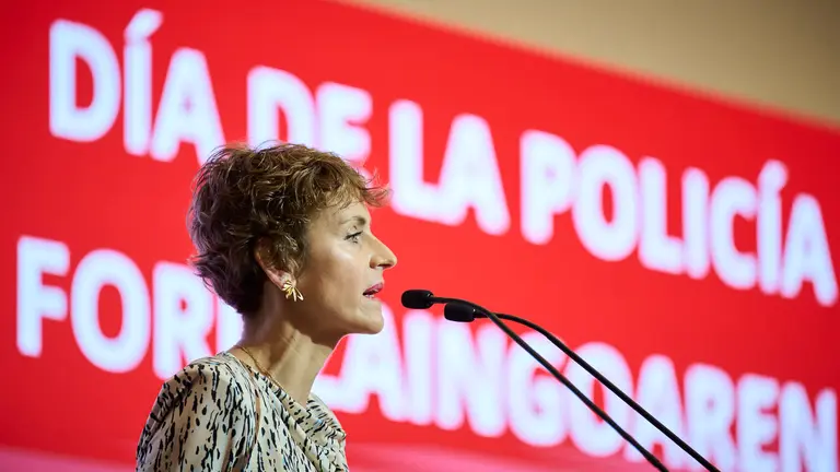 La presidenta de Navarra, Mar&iacute;a Chivite, preside el acto central del d&iacute;a del patr&oacute;n de la Polic&iacute;a Foral. PABLO LASAOSA