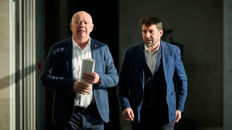 Emilio Jim&eacute;nez de VOX en su llegada a la Mesa y Junta de Portavoces del Parlamento. PABLO LASAOSA