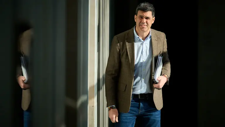 Javier Garc&iacute;a del PPN en su llegada a la Mesa y Junta de Portavoces del Parlamento. PABLO LASAOSA