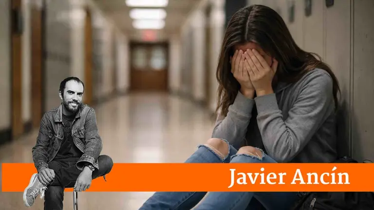 Una chica que sufre acoso escolar o Bullying.