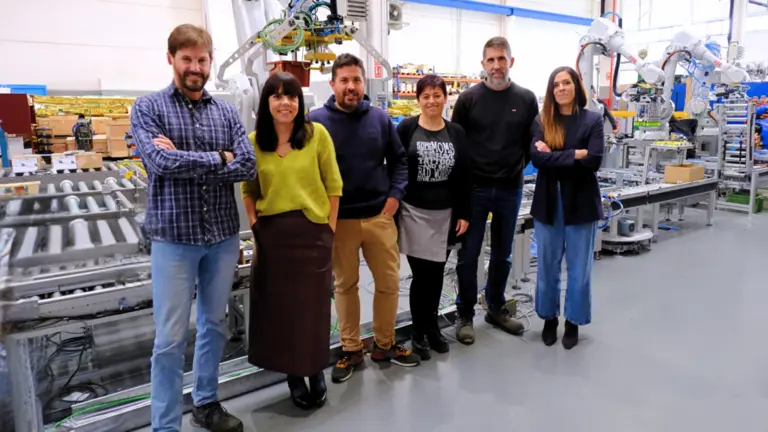 Equipo de PRL y Gesti&oacute;n de Proyectos (Divisi&oacute;n Mantenimiento Industrial Gurpea). De izqda.. a dcha: I&ntilde;aki Espinal, Silvia Muruzabal, &Aacute;lvaro Pajares, Marta Vera, Joseba Mu&ntilde;oz, Joana Elizalde.