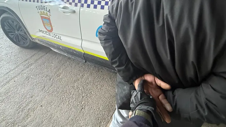 Imagen de archivo de otro detenido por la Polic&iacute;a Local de Tudela. POLIC&Iacute;A LOCAL DE TUDELA