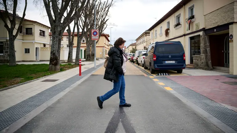 La Gerencia y la Comisi&oacute;n de Urbanismo del Ayuntamiento de Pamplona visitan las obras de reurbanizaci&oacute;n y renovaci&oacute;n de redes de varias calles del barrio de Txantrea. PABLO LASAOSA