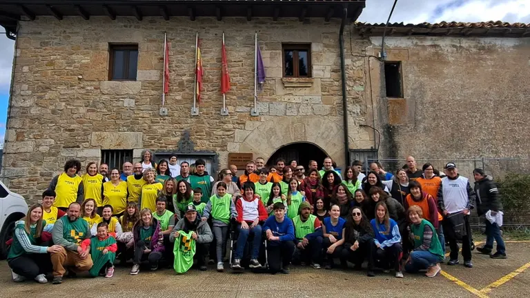 Fotograf&iacute;a de familia de los vecinos de Jaurrieta. CEDIDA