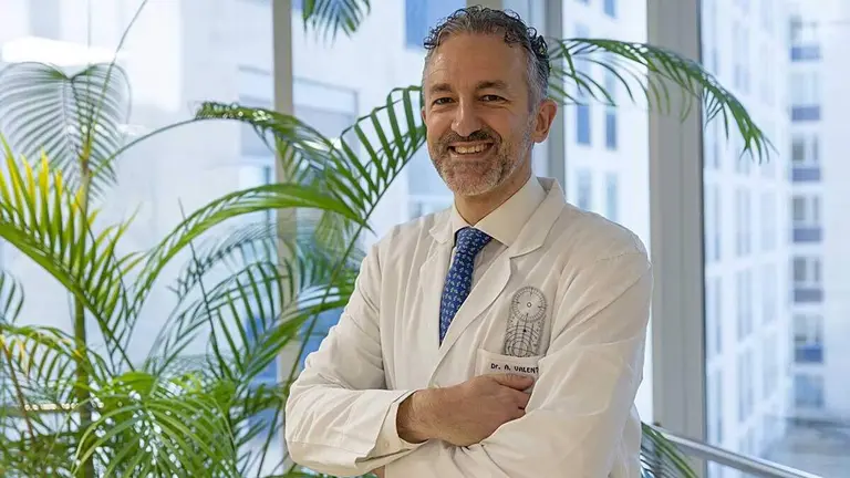 El doctor Andr&eacute;s Valent&iacute;, director de Cirug&iacute;a Ortop&eacute;dica y Traumatolog&iacute;a de la Cl&iacute;nica Universidad de Navarra.