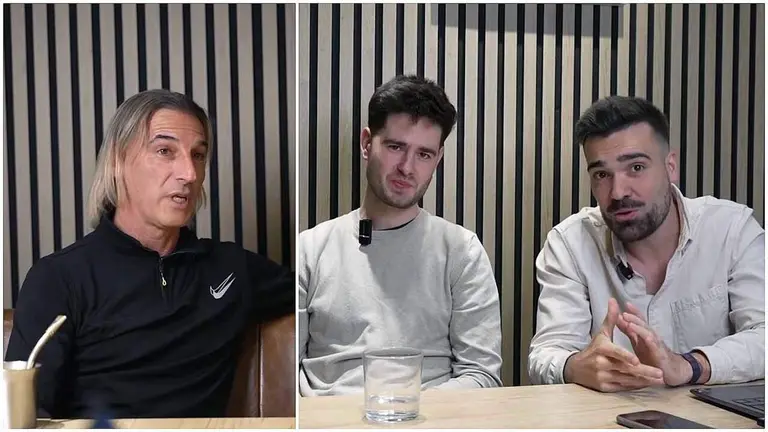 Pipa Gancedo, ex jugador de Osasuna, durante un momento de su charla con Rub&eacute;n D&iacute;az y Javier Al&uacute;stiza, de Osasuna 1920.