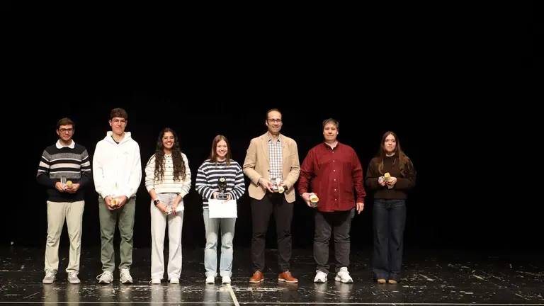 Foto de familia de los premiados en la Gala del Deporte de Estella. CEDIDA
