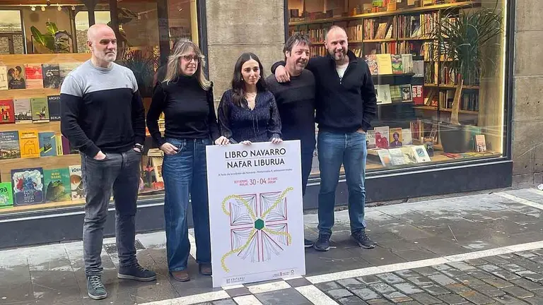 El cartel de Andrea Mateos Murillo pone imagen a los diez a&ntilde;os de la feria del libro navarro