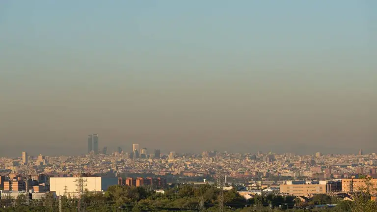 Imagen de contaminaci&oacute;n en el aire. FUNDACI&Oacute;N "LA CAIXA"