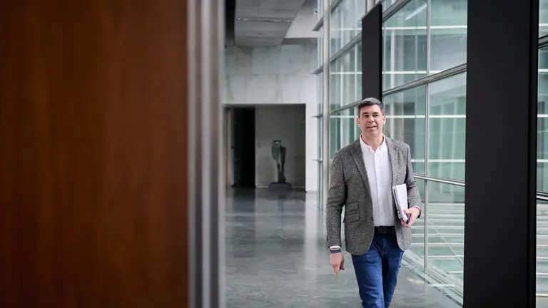 Javier Garc&iacute;a del PPN en su llegada a la Mesa y Junta de Portavoces del Parlamento. PABLO LASAOSA