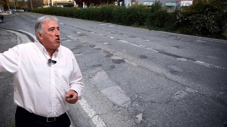 El asfalto destrozado en la Avenida Navarra entre San Juan y San Jorge. PABLO LASAOSA