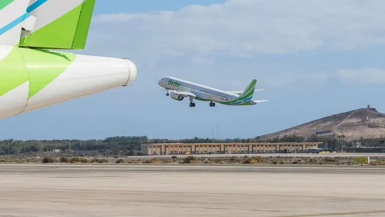 Dos aviones de la compa&ntilde;&iacute;a Binter. CEDIDA