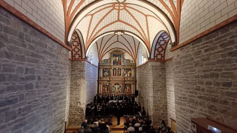 Gala en la iglesia del pueblo viejo de Anso&aacute;in. AGAO