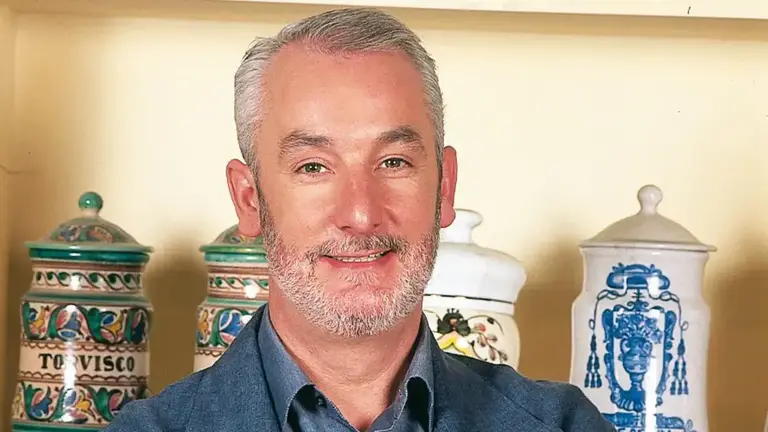 El natur&oacute;pata navarro Txumari Alfaro, conocido por su trayectoria en el programa de TVE 'La botica de la abuela'. ARCHIVO