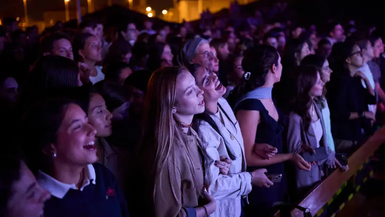 El seminario acoge un encuentro de j&oacute;venes con un concierto de Hakuna que se incluye dentro de la jornada mundial de oraci&oacute;n por las vocaciones. PABLO LASAOSA