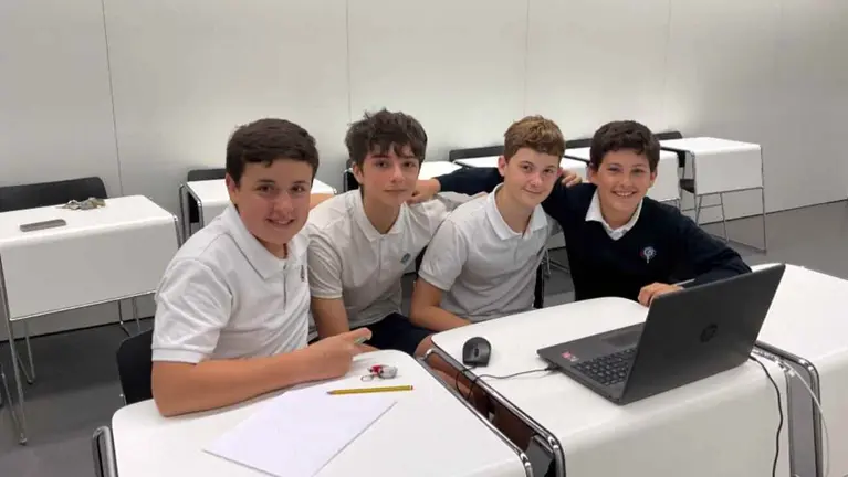 Alumnos del colegio San Cernin que participar&aacute;n en la fase nacional de la Olimpiada Entreredes. CEDIDA