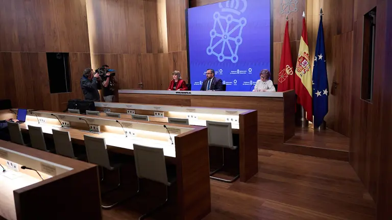 Rueda de prensa para informar de los asuntos tratados en la sesi&oacute;n de Gobierno de Navarra.  Ollo, Remirez y Esnaola. NAVARRA.COM