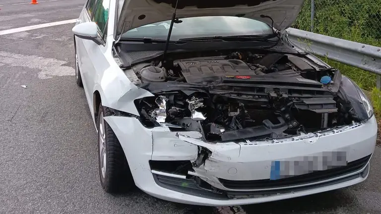 Imagen de uno de los veh&iacute;culos accidentados. CEDIDA