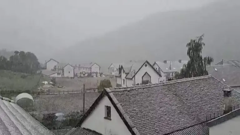 Imagen de nevada esta ma&ntilde;ana en Ezc&aacute;roz. @NOAINMETEO EN X