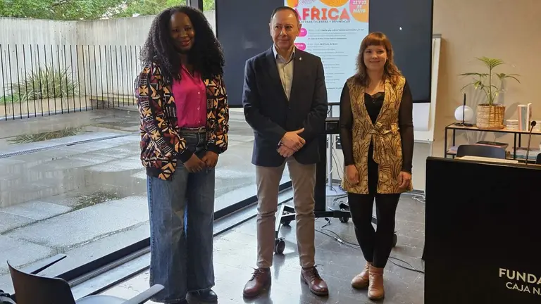 Fotograf&iacute;a de la presentaci&oacute;n del festiva. M&Eacute;DICOS DEL MUNDO