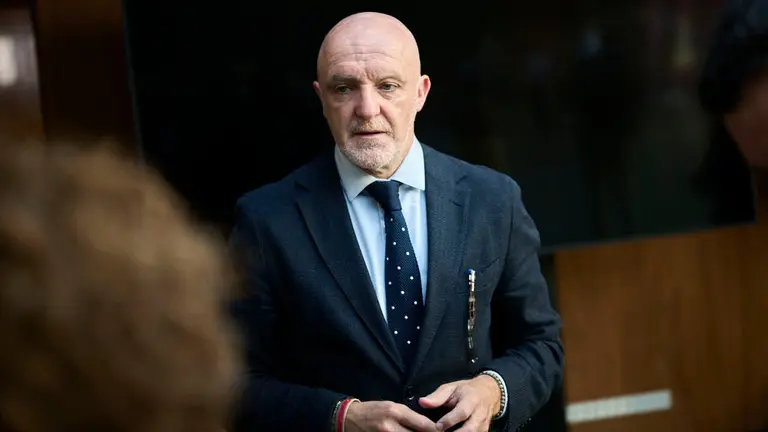 Javier Esparza, de UPN, durante el Pleno del Parlamento de Navarra. PABLO LASAOSA
