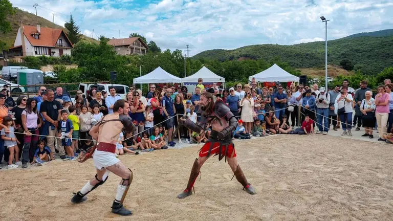 Una lucha de gladiadores en Salinas de Oro. TURISMO DE NAVARRA