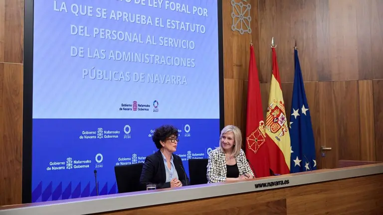 La consejera de Interior, Funci&oacute;n P&uacute;blica y Justicia, Inma Jur&iacute;o, comparece en rueda de prensa junto a la directora general Gloria Aranc&oacute;n. GOBIERNO DE NAVARRA