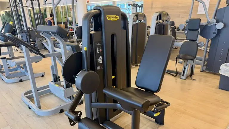 M&aacute;quinas nuevas en un gimnasio de Pamplona. Foto Club de Tenis.
