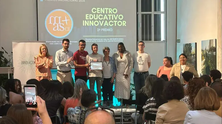 Entrega del premio al centro educativo Maria Ana Sanz. CEDIDA
