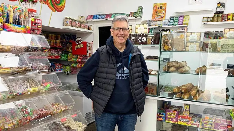 Ismael Tellechea en la panader&iacute;a Maskarita de Aoiz. Navarra.com