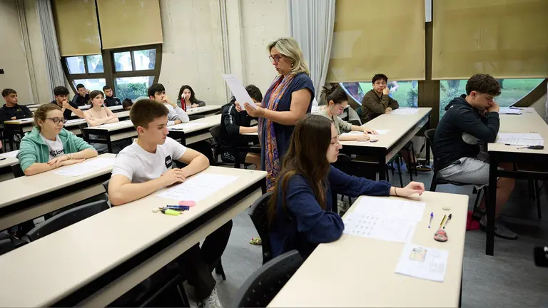 Inicio de la Prueba de Acceso a la Universidad (PAU) 2026, tambi&eacute;n conocida como selectividad, en la Universidad P&uacute;blica de Navarra (UPNA) en Pamplona. I&Ntilde;IGO ALZUGARAY