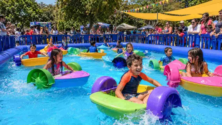 Fiesta del agua en los Dep&oacute;sitos de Mendillorri. NAVARRA.COM