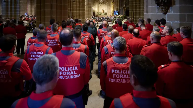 Funeral por los cinco polic&iacute;as forales fallecidos en un accidente de tr&aacute;fico. PABLO LASAOSA