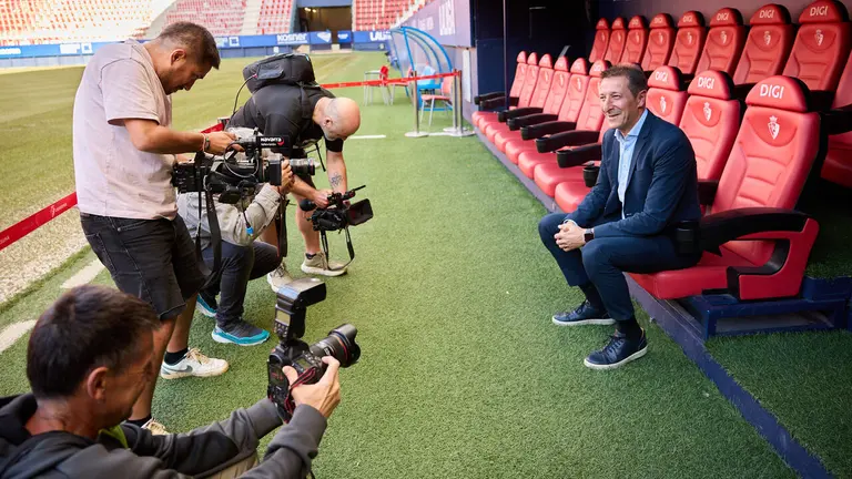 Presentaci&oacute;n de Luis Miguel Ramis como nuevo entrenador de Osasuna. I&Ntilde;IGO ALZUGARAY