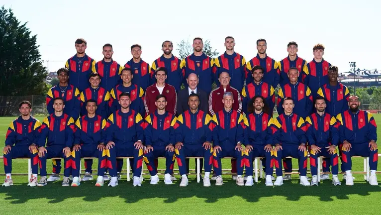 Foto de la selecci&oacute;n espa&ntilde;ola que participar&aacute; en el Mundial 2026, con V&iacute;ctor Mu&ntilde;oz, jugador de Osasuna.