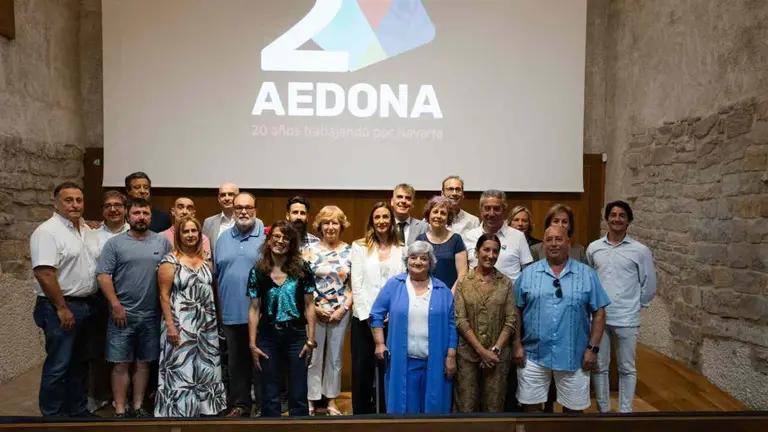 Representantes de los clubes de AEDONA en la presentaci&oacute;n del estudio de impacto. AEDONA