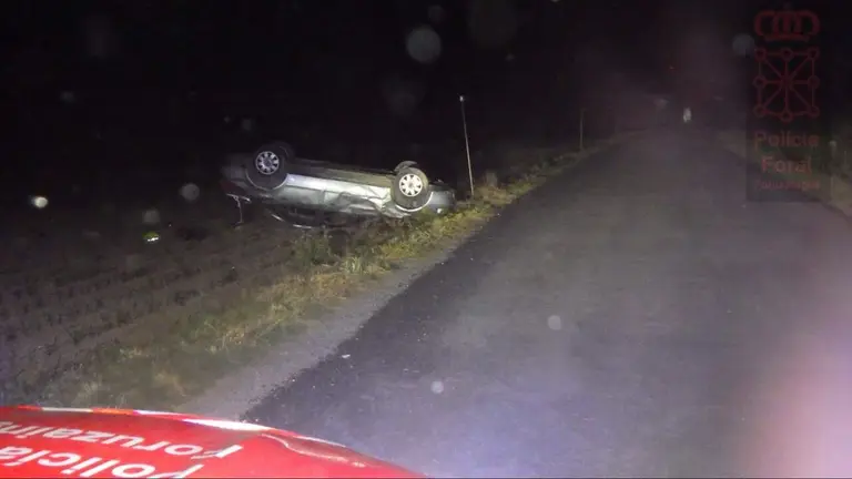 Accidente en Cadreita de un coche conducido por un menor. POLIC&Iacute;A FORAL