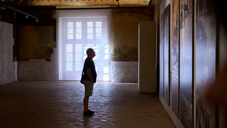 Exposici&oacute;n de carteles de la historia de San Ferm&iacute;n en el Condestable. PABLO LASAOSA