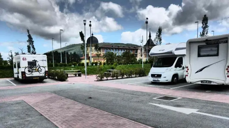 Parking de autocaravanas de Trinitarios en Pamplona. AYUNTAMIENTO DE PAMPLONA
